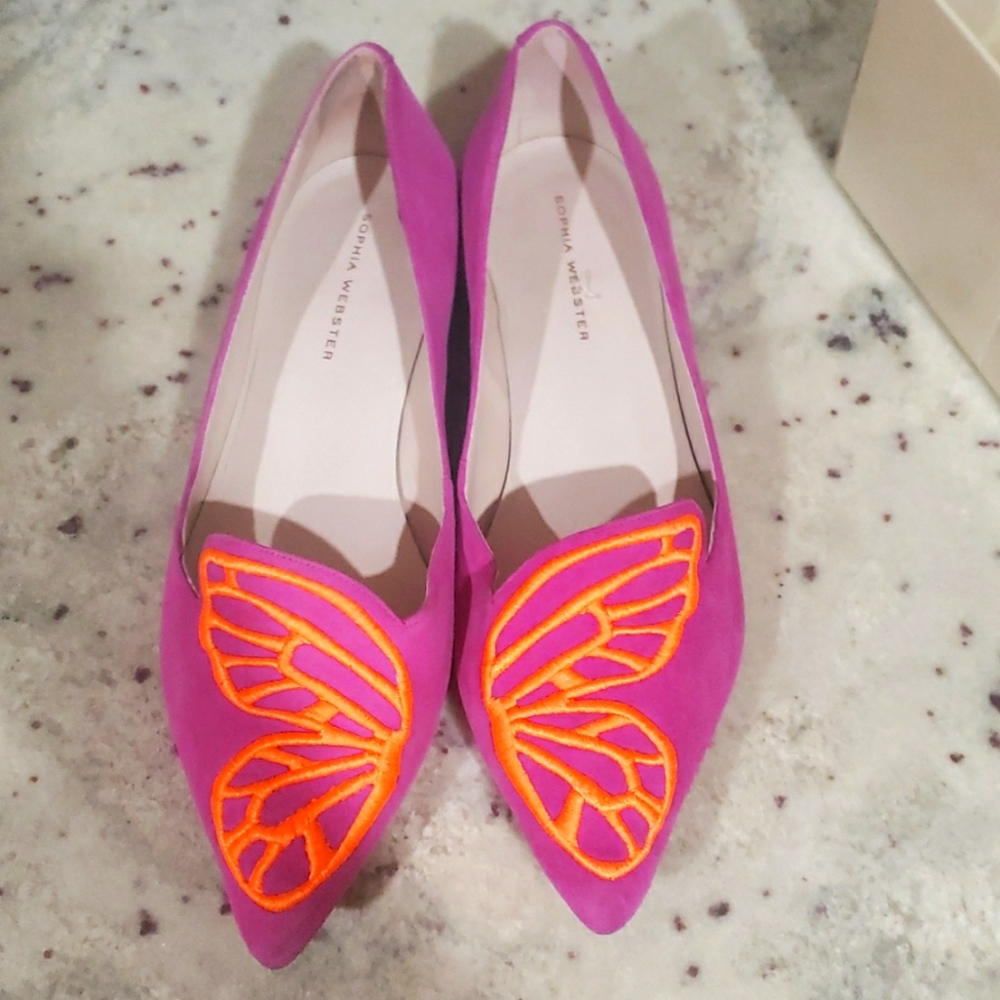 Butterfly flats in pink.